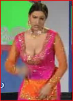 Saima Khan stage dancer